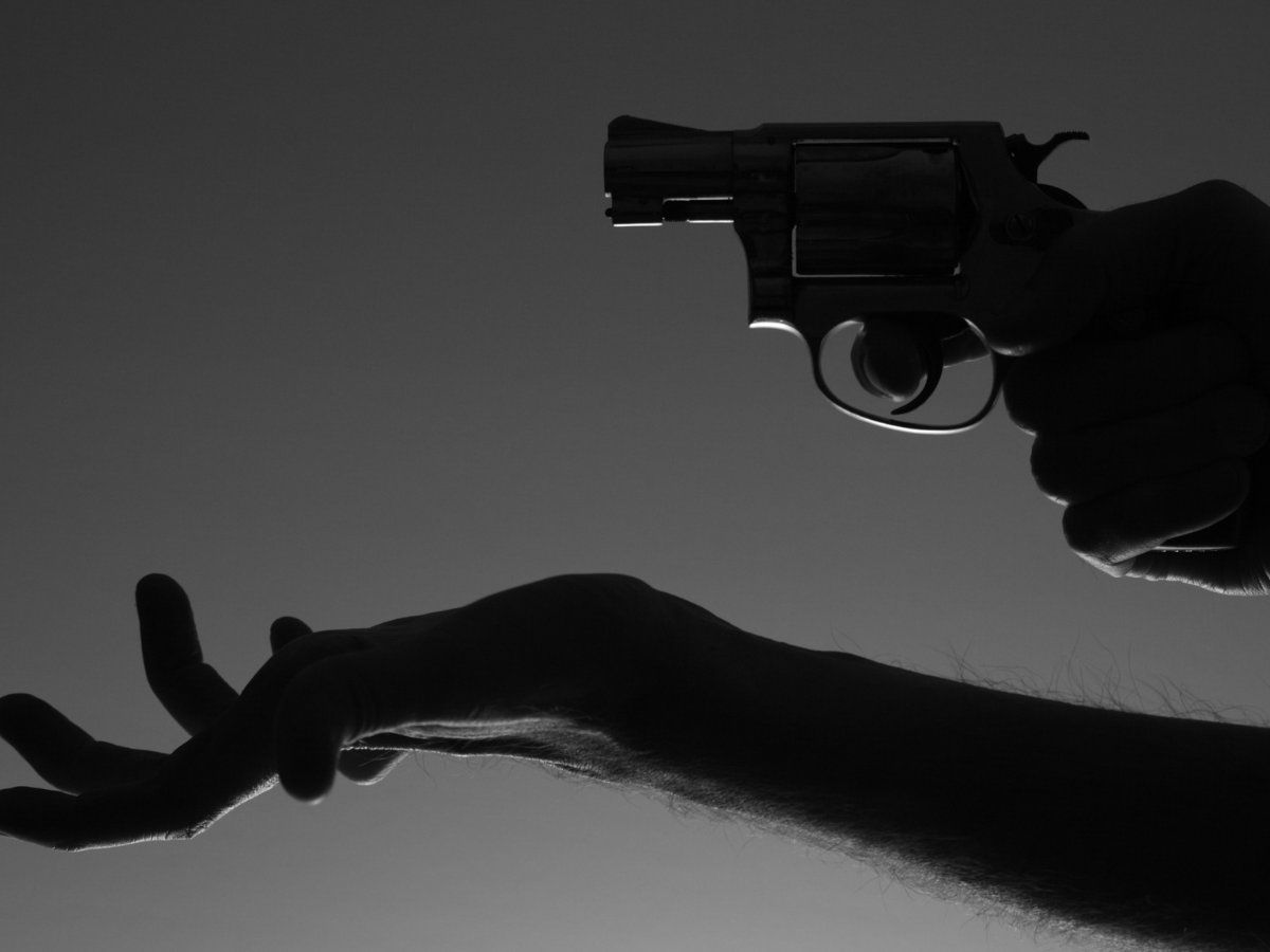 Faridabad Crime: अकेली महिला से लूटपाट कर रहे बदमाशों से अकेले भीड़ गए 75 वर्षीय बुजुर्ग, एक बदमाश दबोचा