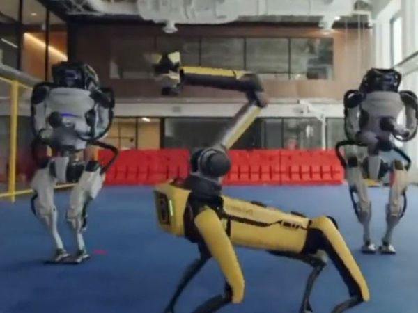 Robot Viral Dance Robot Dance on South Indian Song Viral Video in Hindi