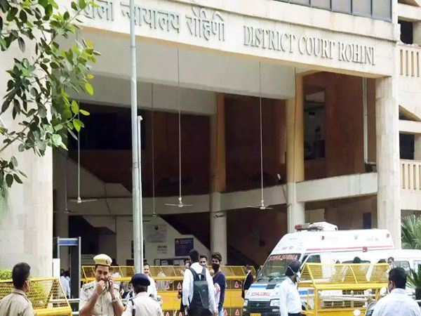 Rohini Court Blast:दिल्ली की रोहिणी कोर्ट में ब्लास्ट आतंकी वारदात नहीं, पड़ोसी को मारने की थी प्लानिंग