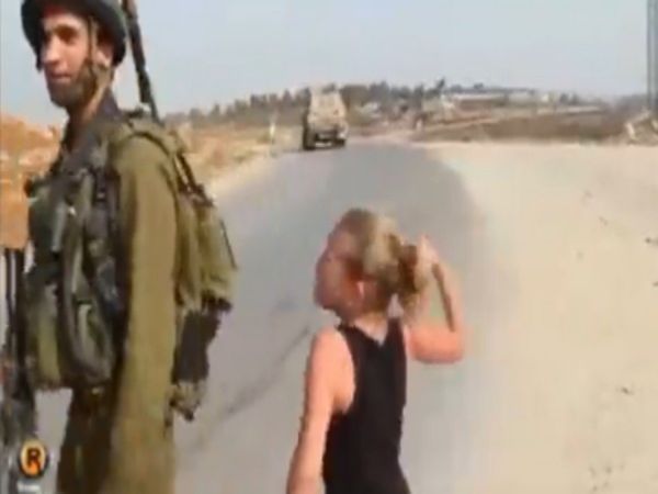 Russia Ukraine Crisis Little girl threated Soldier Know All About Truth Of Viral Video