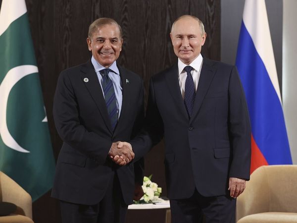 Pakistan to import oil from Russia on deferred payment