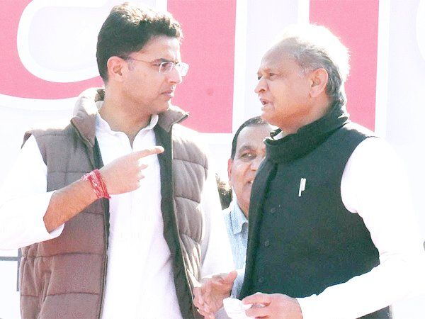ASHOK GEHLOT VS SACHIN PILOT Will Congress be able to save its government in Rajasthan