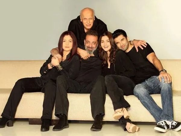 mahesh bhatt confirm sadak 2 Alia Bhatt aditya roy kapoor And Sanjay dutt poja bhatt Film release on digital platform 