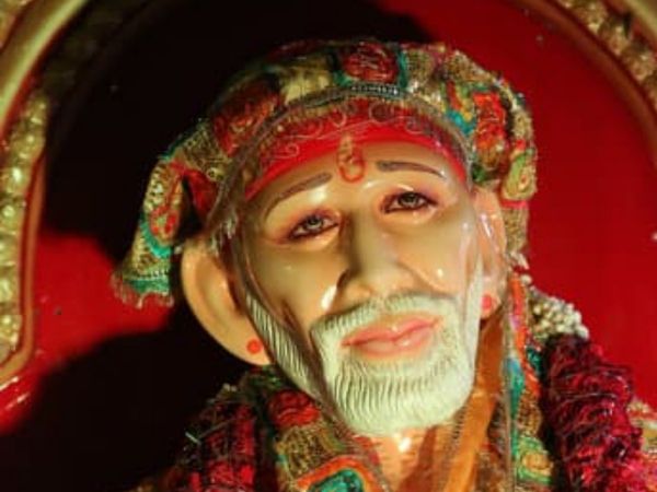 साईं मंत्र के जाप से मिलती है नकारात्मकता से मुक्ति