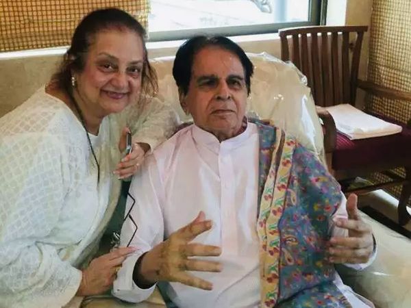 Saira Banu with husband Dilip Kumar