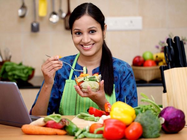 Health Disadvantage Eating To Much Salad, side effects of eating too much salad, side effects of eating salad at night, eating salad at night to lose weight, side effects of eating salad everyday eating salad at night is good or bad, is it healthy to eat 