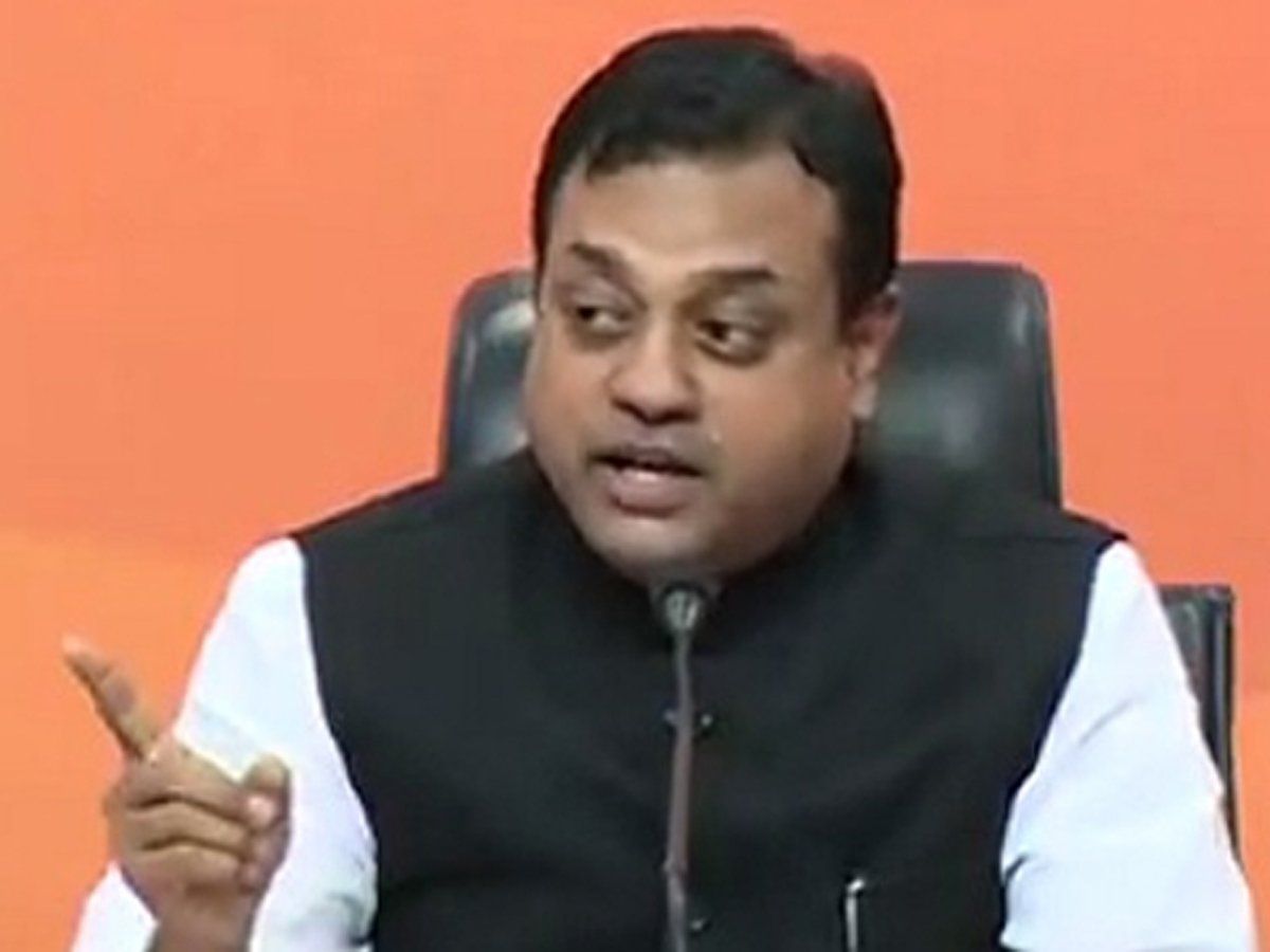 'सीने पर 100 टन का पत्थर लेकर कांग्रेस के नेता राहुल गांधी की प्रशंसा कर रहे हैं'