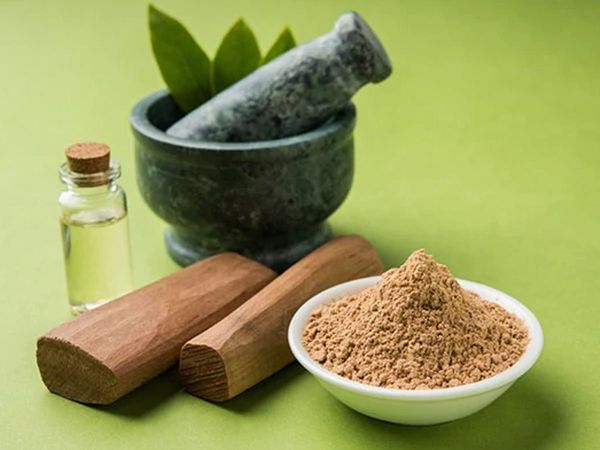 Sandalwood powder health & beauty Benefits in hindi Chandan ke fayde or nuksan