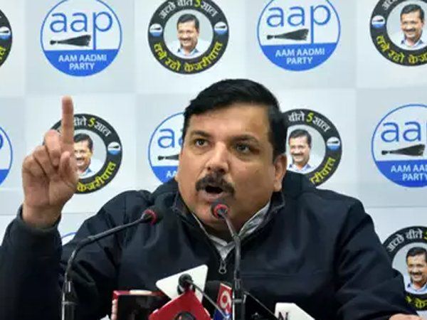 AAP ने दिल्ली पुलिस के कपिल गुर्जर को पार्टी से जोड़ने के दावे पर उठाए  सवाल,कहा ये शाह के इशारे पर हो रहा है