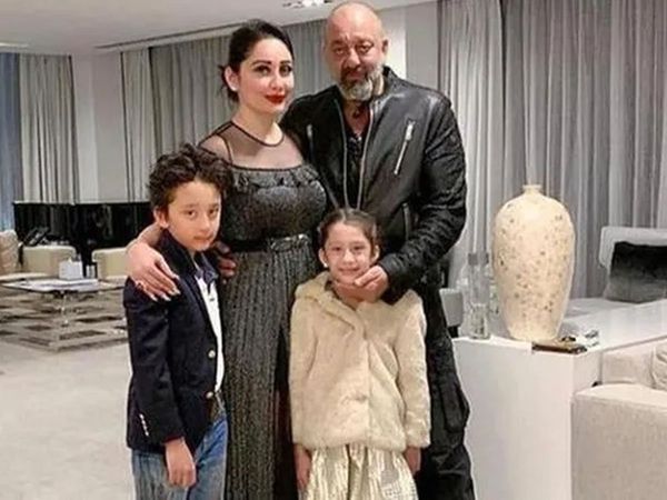 Sanjay Dutt Diwali 2020 plan With manyata dutt & children Iqra Shahran in dubai 