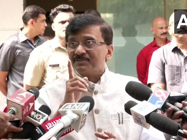 Shiv Sena leader Sanjay Raut reacts on Delhi violence