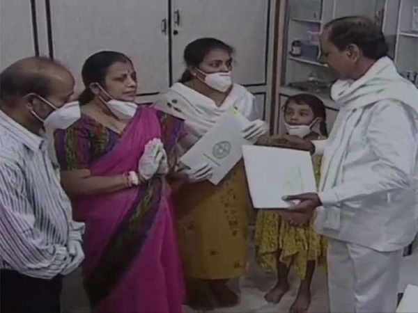 कर्नल संतोष बाबू की पत्नी संतोषी बनाई गईं डिप्टी कलेक्टर, सीएम चंद्रशेखर राव ने सौंपा नियुक्ति पत्र