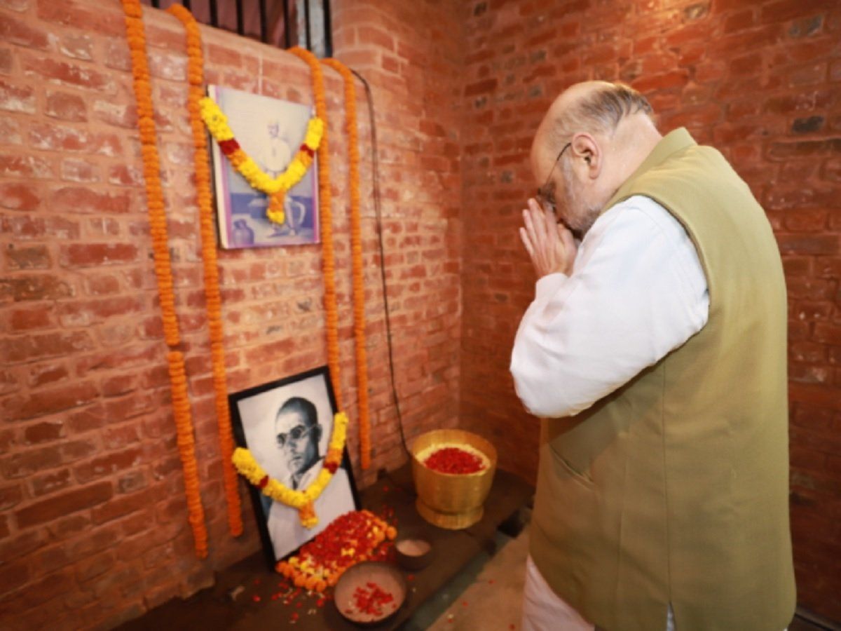 सरकार ने नहीं 130 करोड़ लोगों ने सावरकर को 'वीर' की उपाधि दी, उन पर उठने वाले सवालों से दुख होता है: अमित शाह