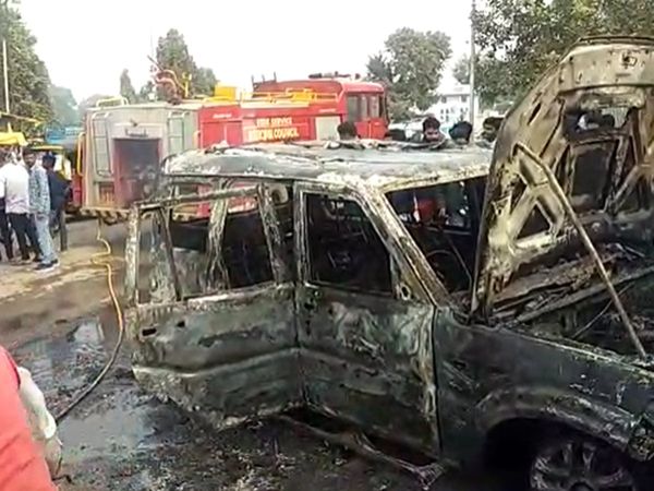 Rajasthan : goons set ablaze scorpio after firing in Sawai Madhopur