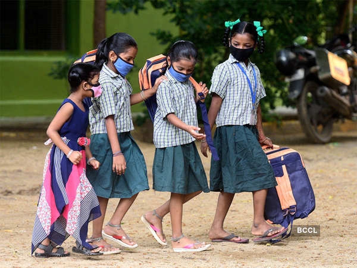 School reopen in Unlock 5.0: जानें आज से कहां-कहां खुल रहे हैं स्कूल, ज्यादातर राज्यों में अभी भी रहेंगे बंद