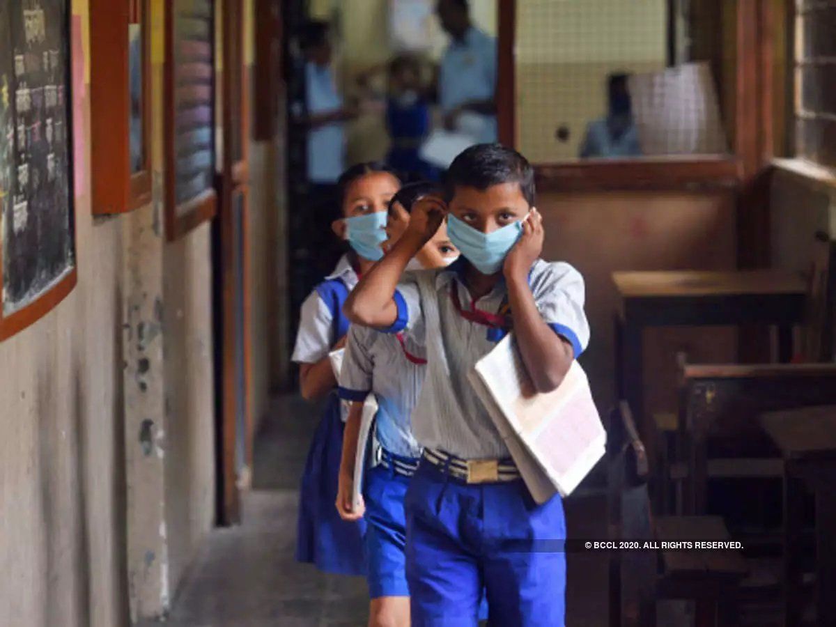 School Reopening:स्कूल खोले जाने पर एम्स दिल्ली की राय, सतर्कता बेहद जरूरी