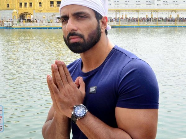 bollywood Actor Sonu Sood special mention in Durga Puja pandals in Kolkata