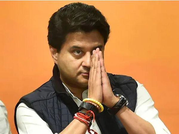 Adhir Ranjan Chowdhury calls Jyotiraditya Scindia as ‘maharaj’ minister gives reply