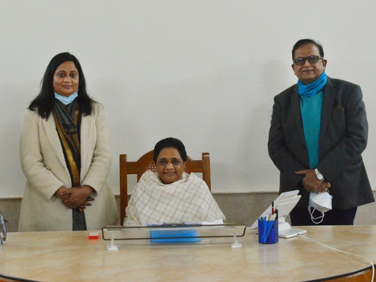BSP में शामिल हुईं निर्भया-हाथरस केस की वकील सीमा कुशवाहा, चुनाव लड़ने पर सस्पेंस