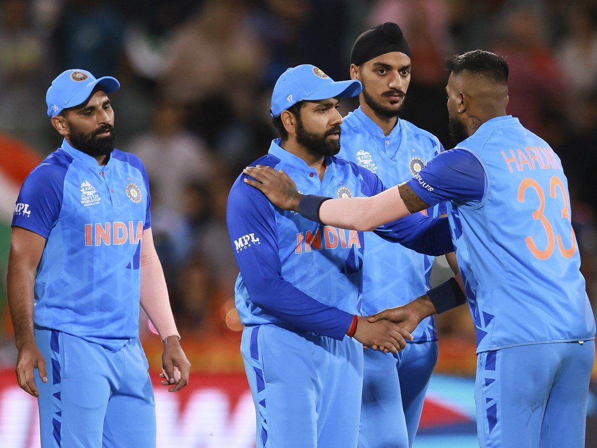 'रोहित शर्मा सहित सीनियर खिलाड़‍ियों के भविष्‍य के बारे में कुछ कहना जल्‍दबाजी होगी', राहुल द्रविड़ का बयान
