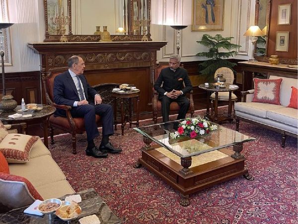 वैश्विक तनाव के बीच रूस के विदेश मंत्री का भारत दौरा, एस जयशंकर से अहम मसलों पर हुई बात