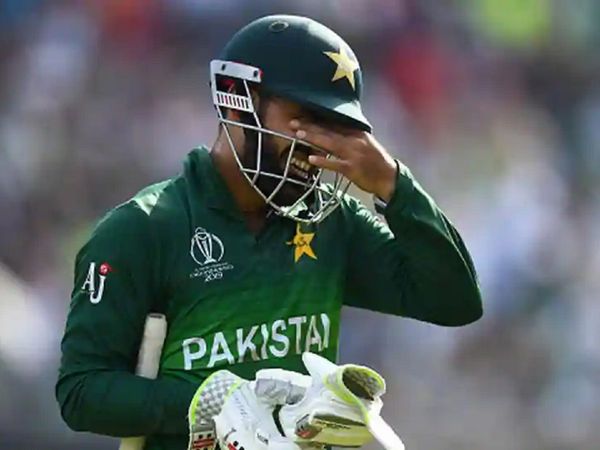 pakistan cricketers tested positive for covid 19