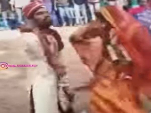 Dulha Dulhan Funny Video Bride Groom Dance Viral Video in Hindi
