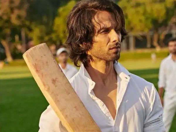 Shahid Kapoor in Jersey