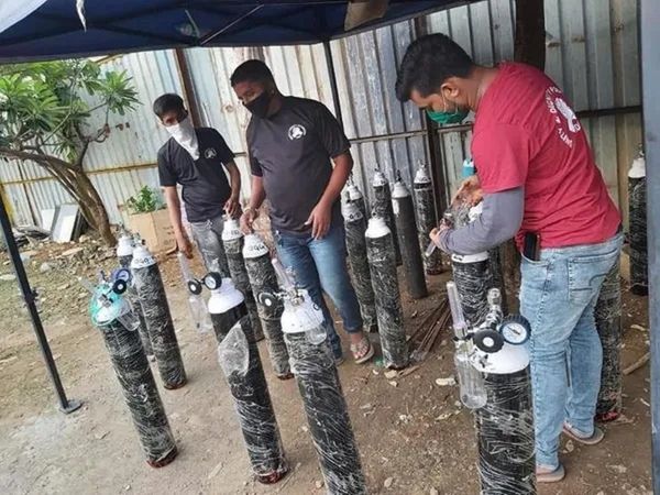 shahnawaz shaikh sold his SUV to provide oxygen cylinders to COVID-19 patients