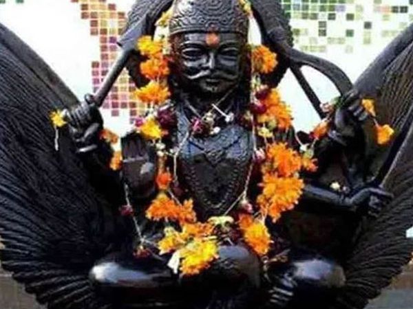 Shani Jayanti 2020 know these facts about shani dev and his slow movement mythological story related to Ravan