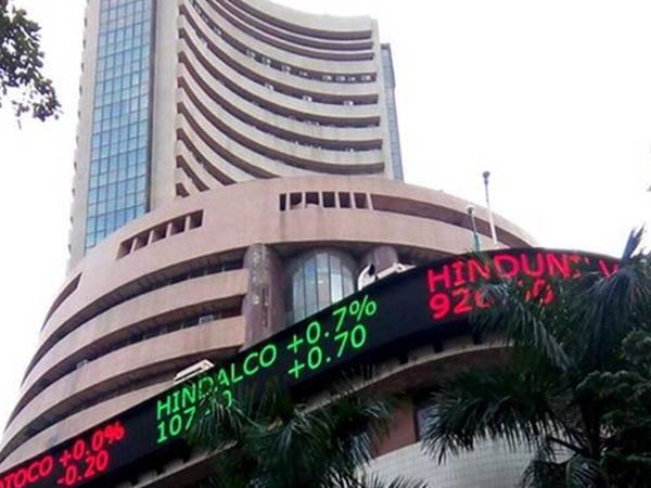 Share Market में भारी गिरावट के बीच Latent View की शानदार Listing के बाद Management से खास बातचीत