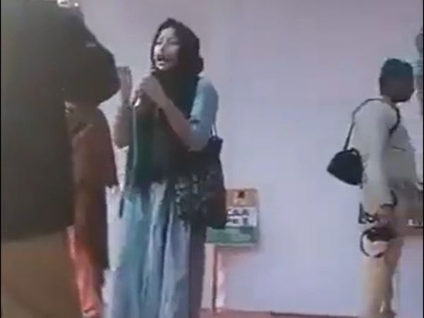 After Sharjeel Imam woman video questioning Supreme Court verdicts goes viral, शरजील के बाद अब इस महिला का भड़काने वाला VIDEO आया सामने, सुप्रीम कोर्ट-अफजल गुरु-राम मंदिर पर की टिप्पणी