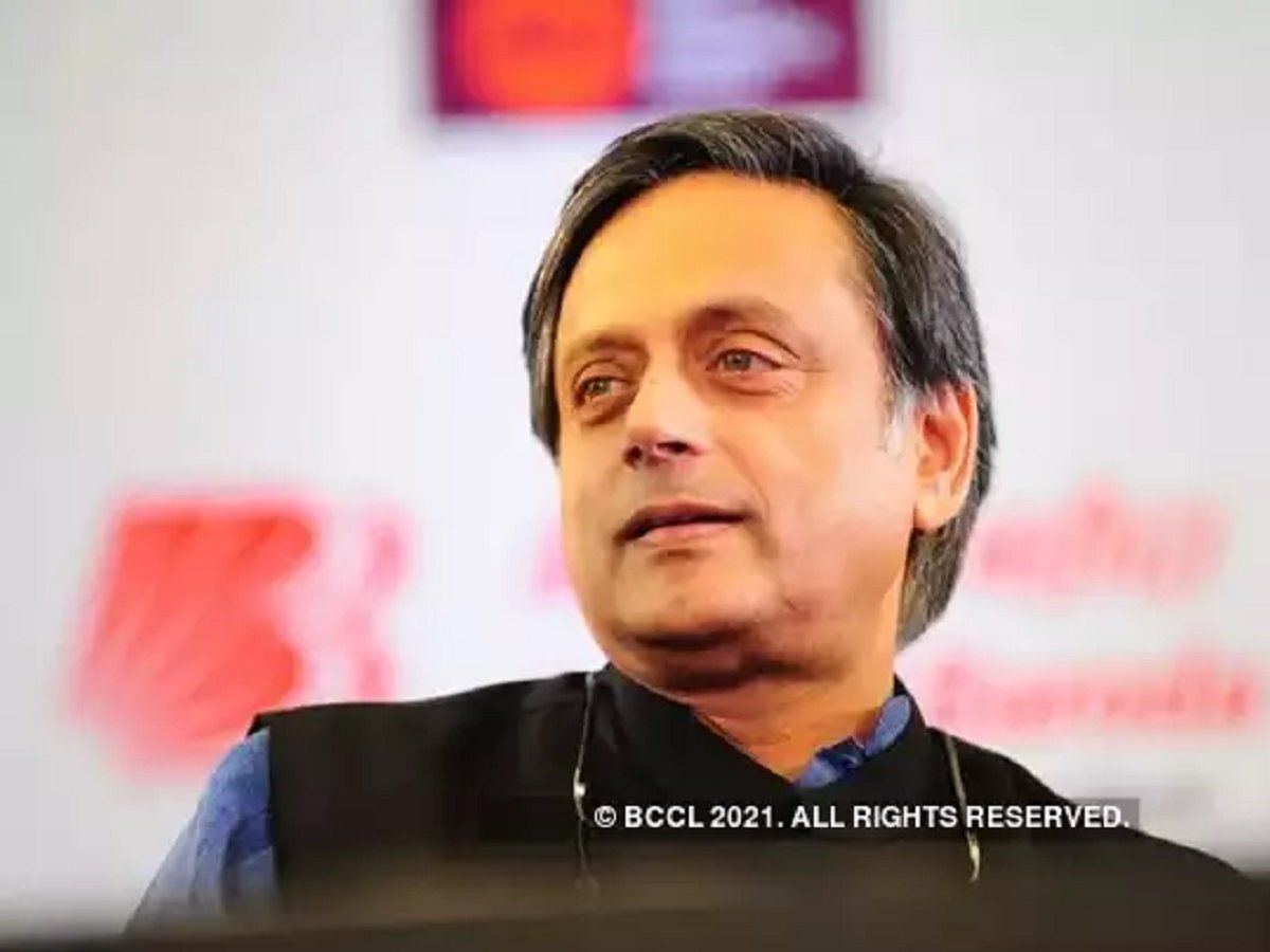 कांग्रेस से बाहर होंगे शशि थरूर? पार्टी के सीनियर नेता की चेतावनी से उठे सवाल