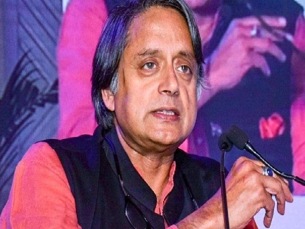 तंज भरे अंदाज में शशि थरूर का ट्रंप से सवाल, भारत ने फर्ज निभाया क्या तैयार होने पर अमेरिका देगा वैक्सीन