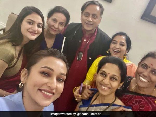 congress mp shashi tharoor shares photo with women members of lok sabha gets trolled