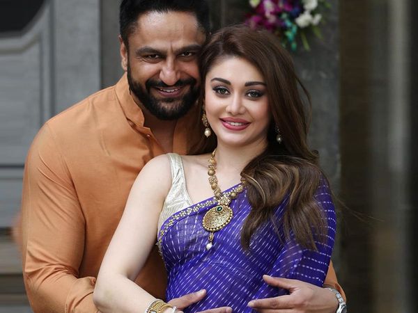 Bigg boss-13 Fame Shefali Jariwala Is pregnant? kanta laga girl clarify the news Click pictures