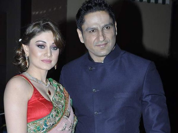 Shefali Jariwala husband Parag Tyagi Father death Couple reach ghaziabad To attend funeral And last rite