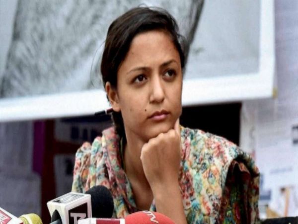 Shehla Rashid: शेहला के पिता का छलका दर्द, सिर्फ पैसों के लिए पत्नी और बेटी से अलग कर दिया