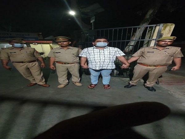 Bengaluru Violence: शाहजेब रिजवी मेरठ में गिरफ्तार, सोशल मीडिया पोस्ट करने वाले के खिलाफ रखा था इनाम