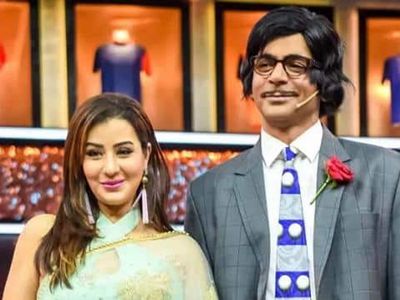 Shilpa Shinde with Sunil Grover Shilpa Shinde with Sunil Grover