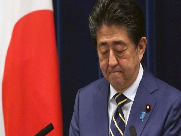 Coronavirus पर लगाम लगाने के लिए जापान का बड़ा फैसला, शिंजो आबे सरकार ने पांच प्रांतों में लगाया आपातकाल