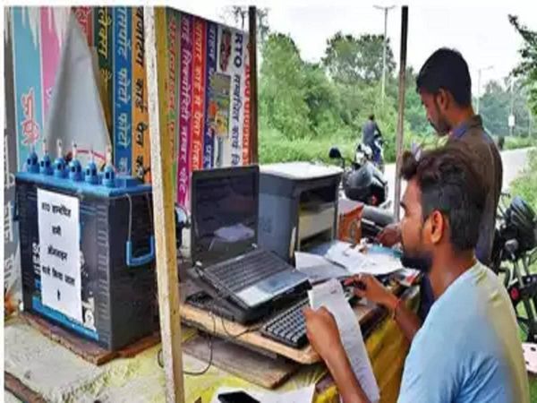 shivam gupta naini, cyber cafe on thela, 