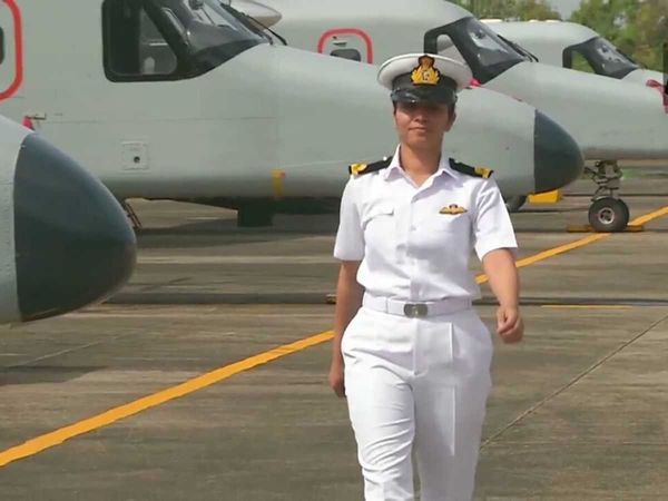 Shivangi became the first woman naval pilot, पहली महिला नौसेना पायलट बनीं शिवांगी