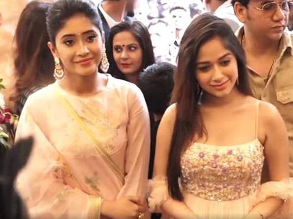 Jannat Zubair & Shivangi Joshi step out together for shopping 
