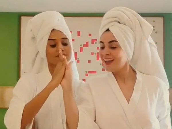 Kundali Bhagya Actress Towel Dance TV Actress Shraddha Arya Watch Video