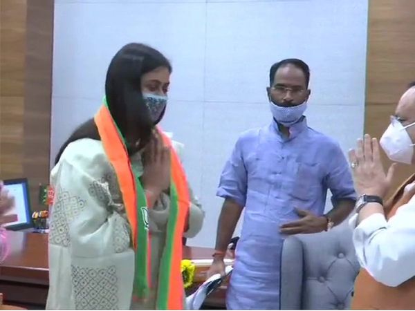 बिहार चुनाव : दिग्विजय सिंह की बेटी को बीजेपी ने दिया टिकट, इस सीट से बनाया उम्‍मीदवार