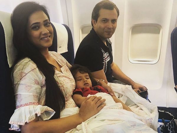 Shweta Tiwari Daughter palak tiwari Deleted her post About Abhinav Kohli domestic violence Complaint