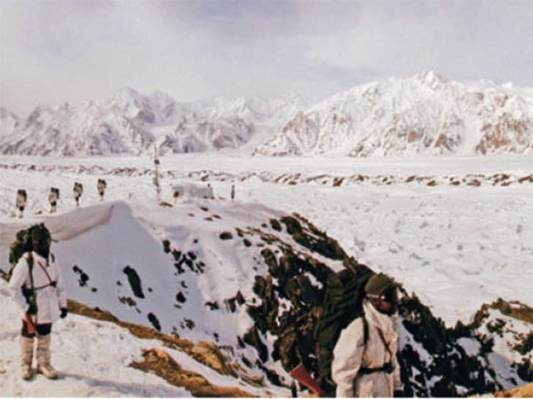 Siachen Battleground: दुनिया की वो खास जगह जहां दुश्मन की गोली नहीं मौसम बन जाता है सैनिकों के लिए खलनायक