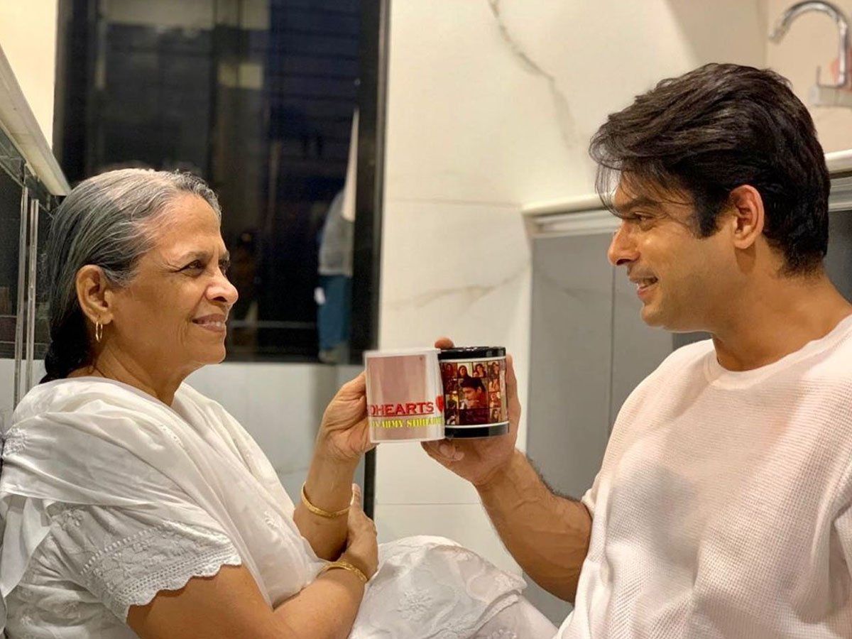 Sidharth Shukla Mother's day 2020 gets emotional For Mother rita shukla