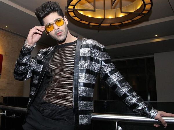 Simba Nagpal INJURED in Naagin 6 set but continues shoot- 